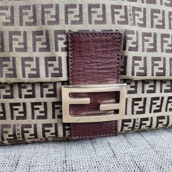 Authentic Fendi Brown Zucchino Canvas Mama Baguette Gold Hardware - Picture 4 of 16
